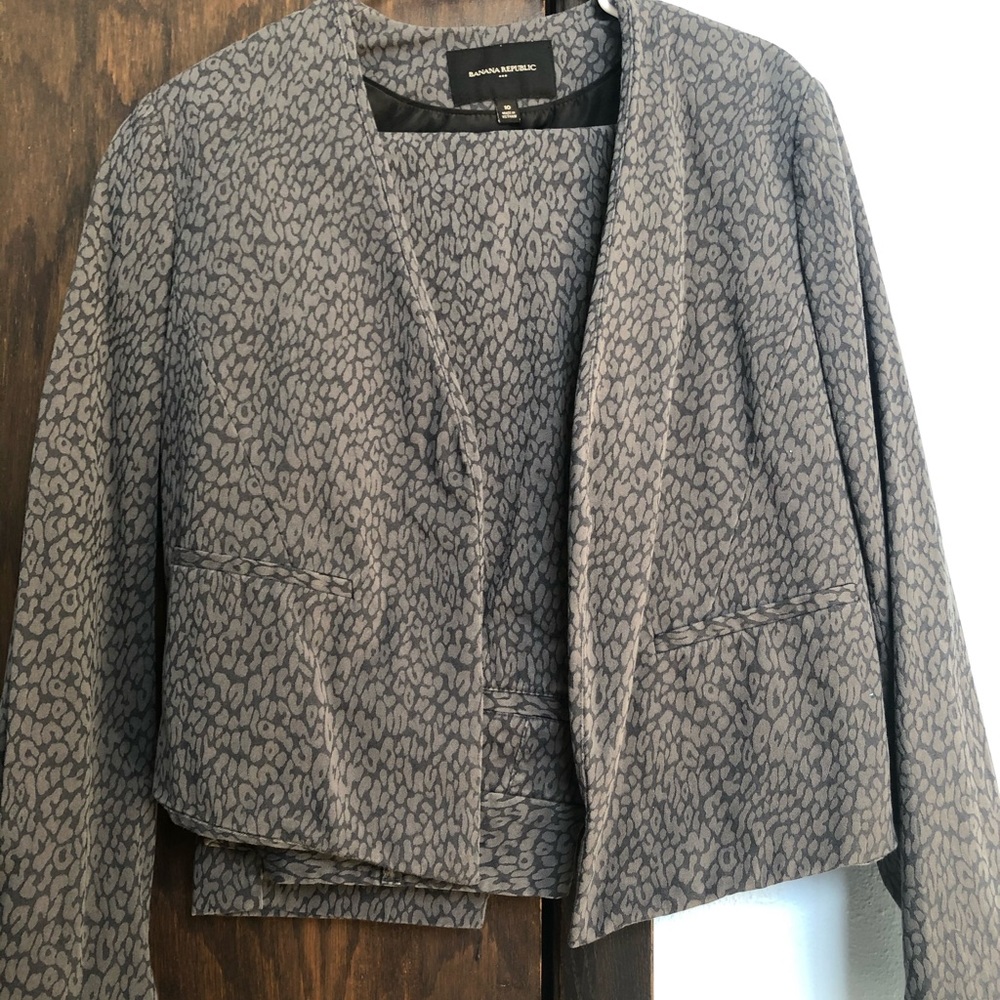 Banana republic leopard print pant suit